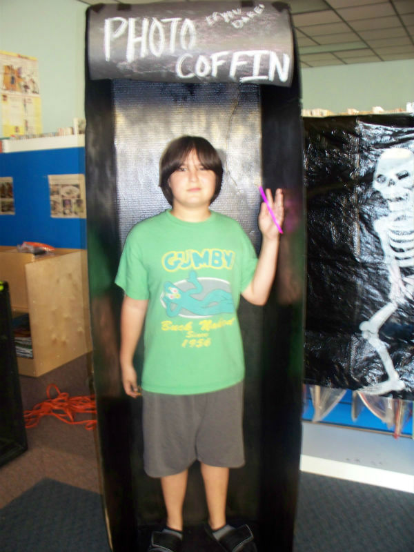 Zombie Prom Coffin 1-